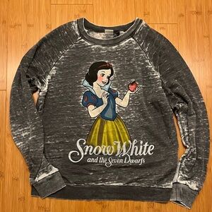 Disney Snow White Graphic Women's Sweater - Gray